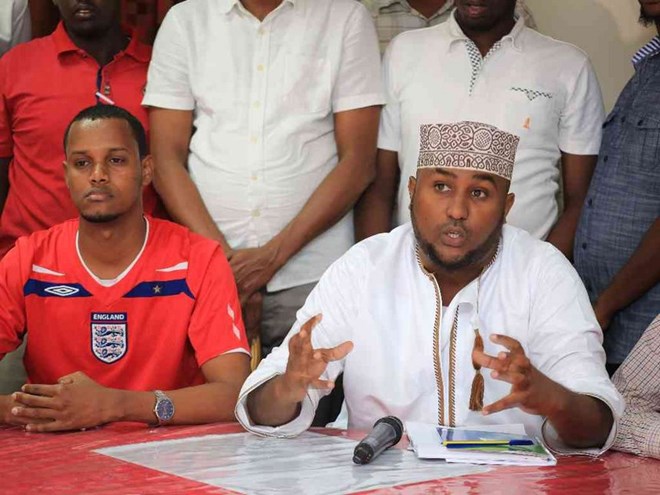 Abdulrahman Yusuf, chairman of the Somali community in Mombasa, speaks at the Star's office regarding National Assembly Majority leader Aden Duale's role in county politics, Februry 6, 2017. /ELKANA JACOB